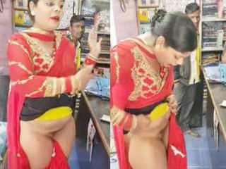 Desi stunner peels off bare and sells her body for cash