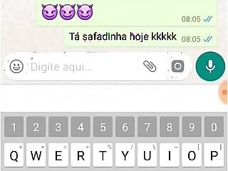 Eu marido cornudo manso conversando com minha esposa puta pelo whatsapp