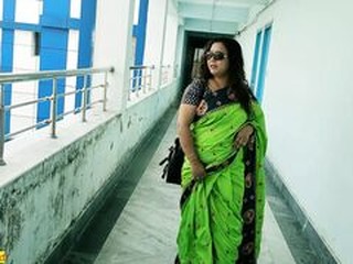 Molten Indian bhabhi gets banged rock-hard in desi village