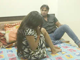 First-time Desi woman Sima gets paid for her free vid of sex
