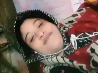 Bhabhi's frustrated onanism leads to intense climax