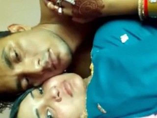 Kissing and screwing in Indian  vid of freshly married couple