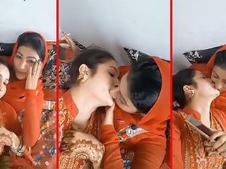 Tik Tok Indian XXX: Desi sisters pamper in lesbian fervor