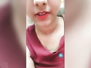 Youthful nymph does it alone in this first-timer cam XXX flash