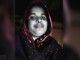 Desi Mummy flashes her tummy and snatch in a dark apartment as a intimate Hardcore display