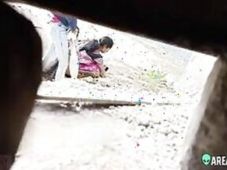Youthfull Desi woman in a sari knows that the XXX vid of her pissing is an MMC