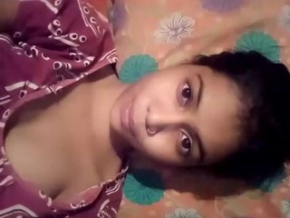 Uber-cute Indian doll flaunts her smallish jugs in a scorching vid