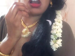Tamil bhabhi pisses in the shower