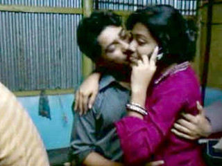 Indian duo loves scorching makeout session with paille and biprojit