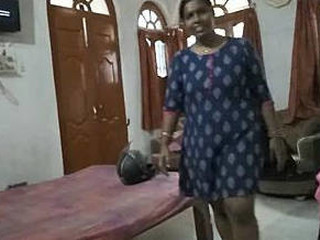 Bhabi's sista gives a steaming fellatio to her husband in a  video