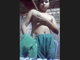 Slum nymph unclothes naked for her paramour
