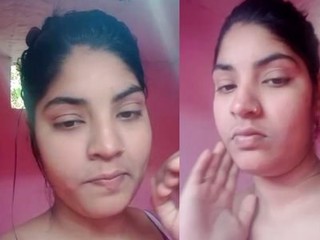 Bhabi's private movie for her paramour in the bathroom