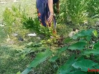 Desi bhabi gets insane in the garden with her paramour