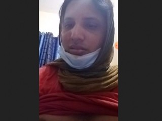 Married damsel enjoyments herself and exposes her figure in personal movie