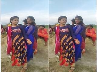 Pretty Indian Lady Bathing With Paramour On Movie Call