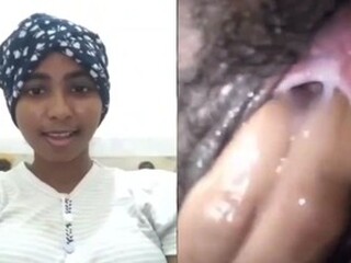 Sri Lanka girl's wooly pussy gets fingerblasted in amateur video