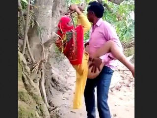 Outdoor total sex with a hilarious twist