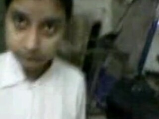 Sri Lankan student gets naughty in hot vid