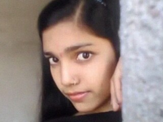 Insane Indian teen's selfies unveil her sexual wishes