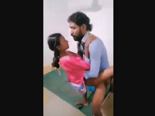 Indian mega-bitch gets her coochie boned in MMS movie
