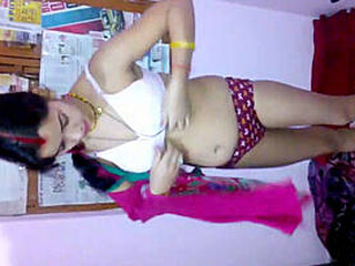Indian bhabi in undergarments gets filmed changing her undergarments
