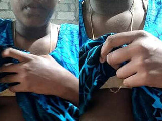 Mallu aunt-in-law gives a personal showcase to her counterpart