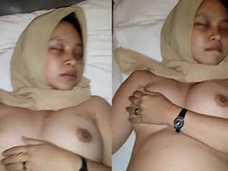Unshaved teenager hijabi enjoys steamy fuck-fest