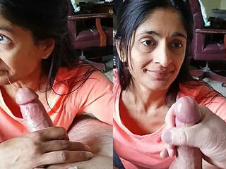 Indian wifey gives a dt and guzzles cum in HD vid